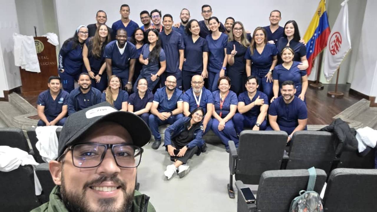 Equipo clínico. Profesionales y colaboradores que hicieron posible la atención masiva.